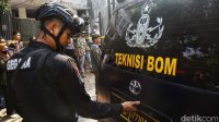 gegana-sterilisasi-lokasi-ledakan-diduga-bom-di-setiabudi-1_169.jpeg